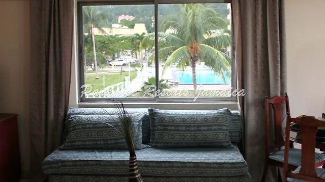 Paradise Turtle Towers Apartments أوشو ريوس 4*,  جامايكا