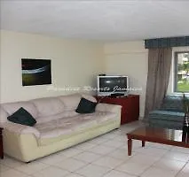 Paradise Turtle Towers Apartments 오쵸 리오스 자메이카
